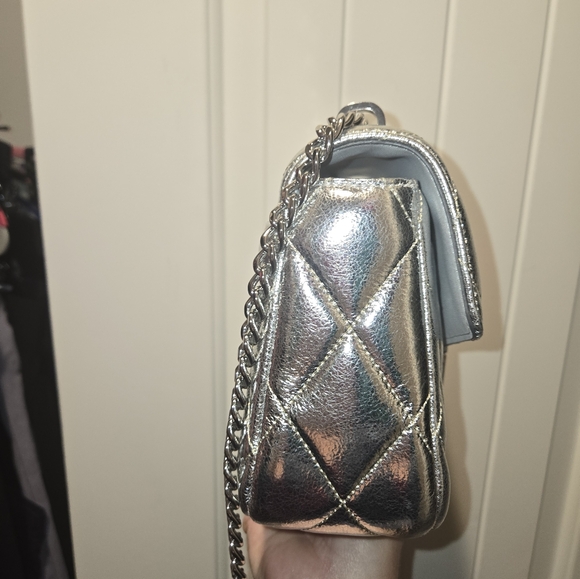 Beautiful new silver Kate Spade bag it color for all year - Picture 5 of 7